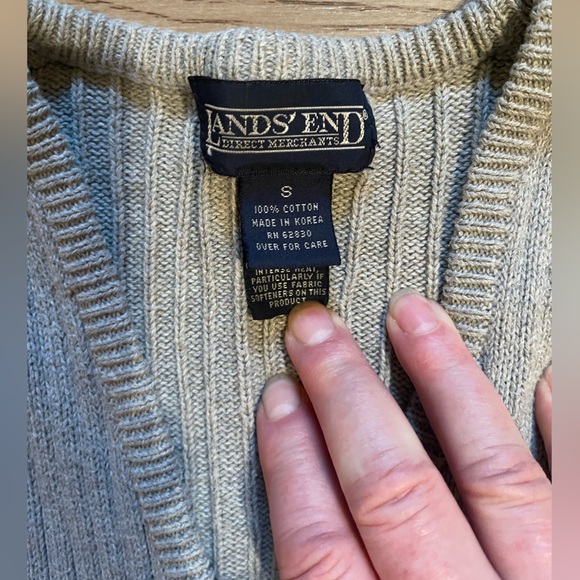 Women’s Lands End V neck grey cotton ribbed knitted vest. Buttoned. Size small - Picture 2 of 5